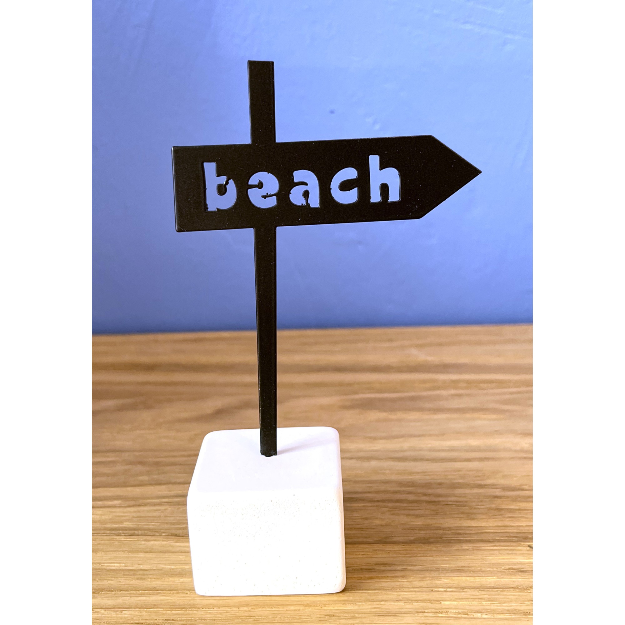 Petite Sculpture Décorative BEACH SIGN AFP, vu de face