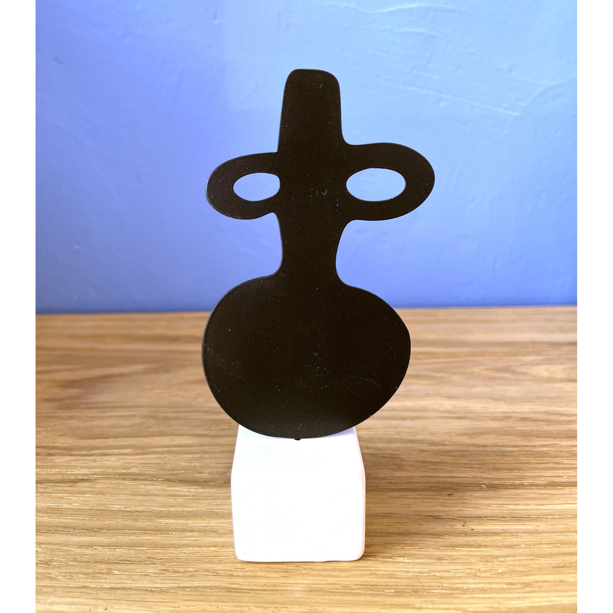 Petite Sculpture Décorative POT AFP, vu de face