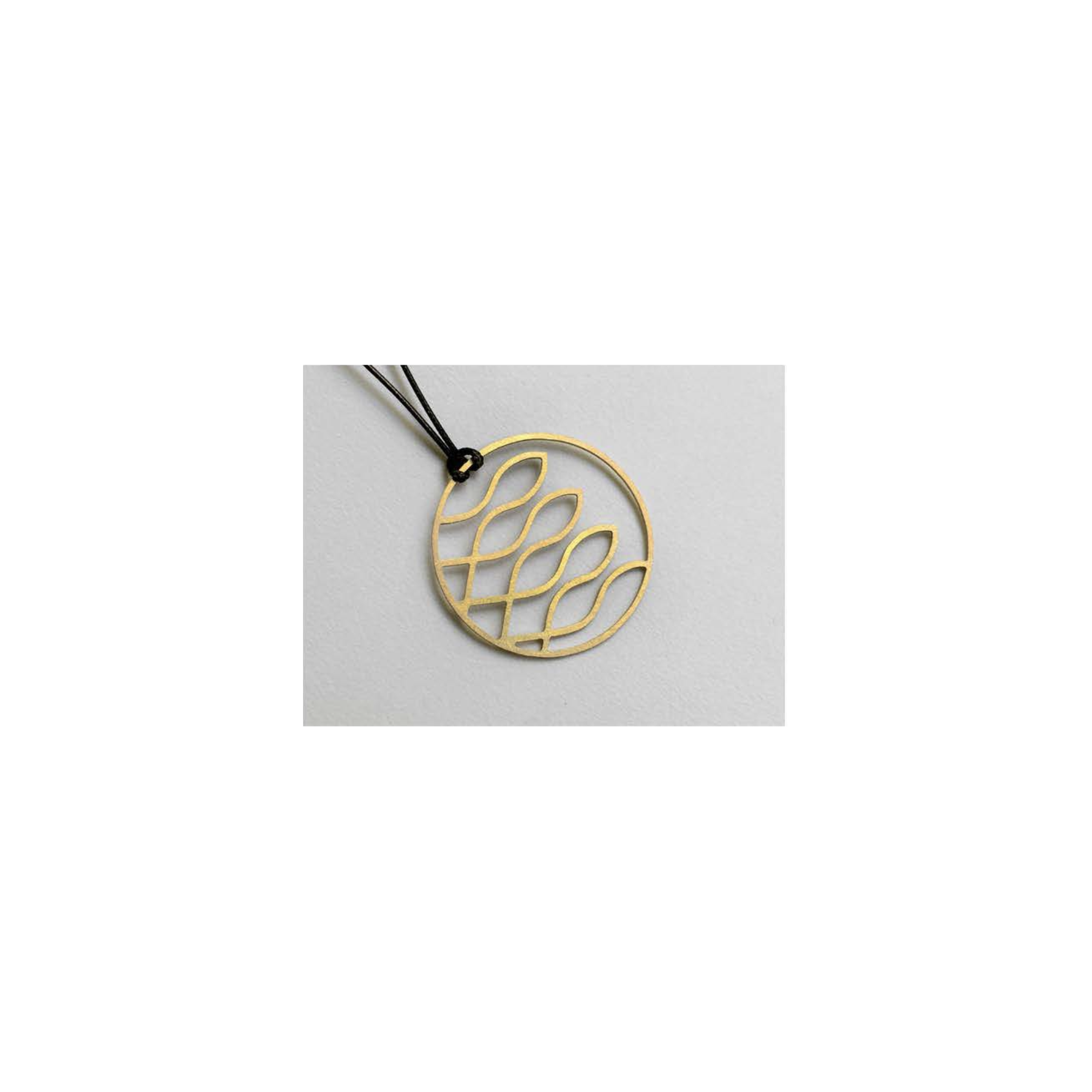 Pendentif plaqué or 18k - Fish Flow A FUTURE PERFECT, vu de face