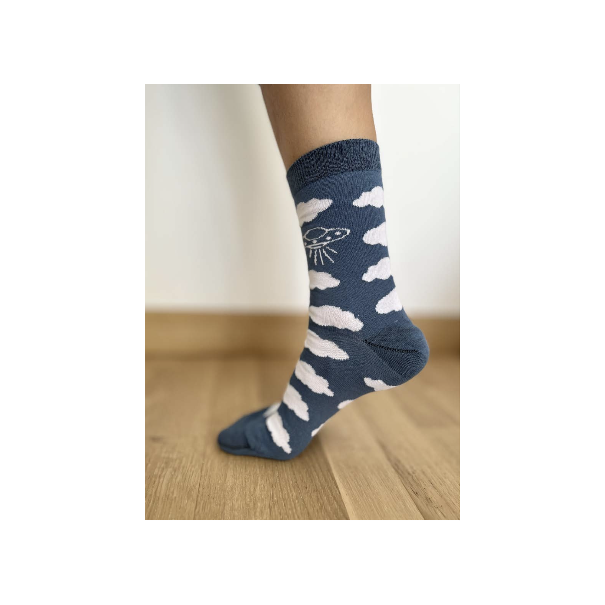 Chaussettes "Sky:clouds" A FUTURE PERFECT, vues de face