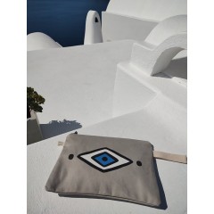 XL Pouch with Waterproof Interior Blue Eye AHGB, front view ambiance photo