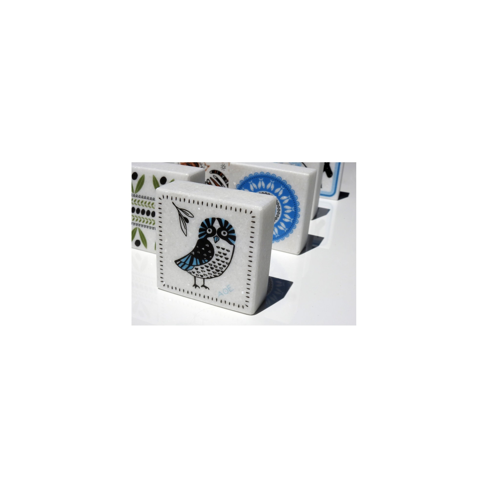 Presse-papier en marbre Greek Owl AHGB, vu de face