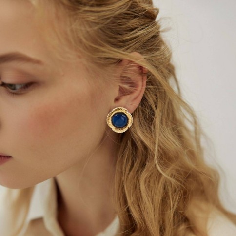 Aegea Earrings POUPADOU, wore by a girl