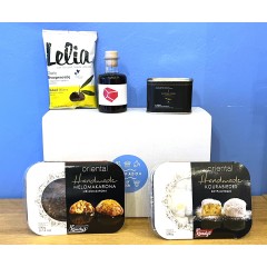 Coffret cadeau "les essentiels pour la table de Noël" contenant des spécialités grecques traditionnelles et artisanales