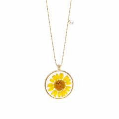 Dried Blossom necklace POUPADOU, front view