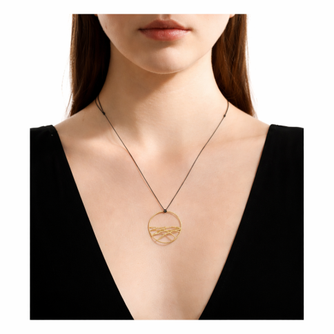 18k Gold plated pendant - Wave wore by a woman