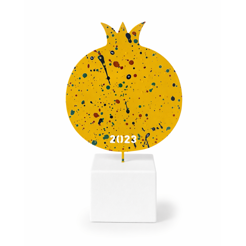 Sculpture décorative Grenade - 2023 jaune AFP, vu de face