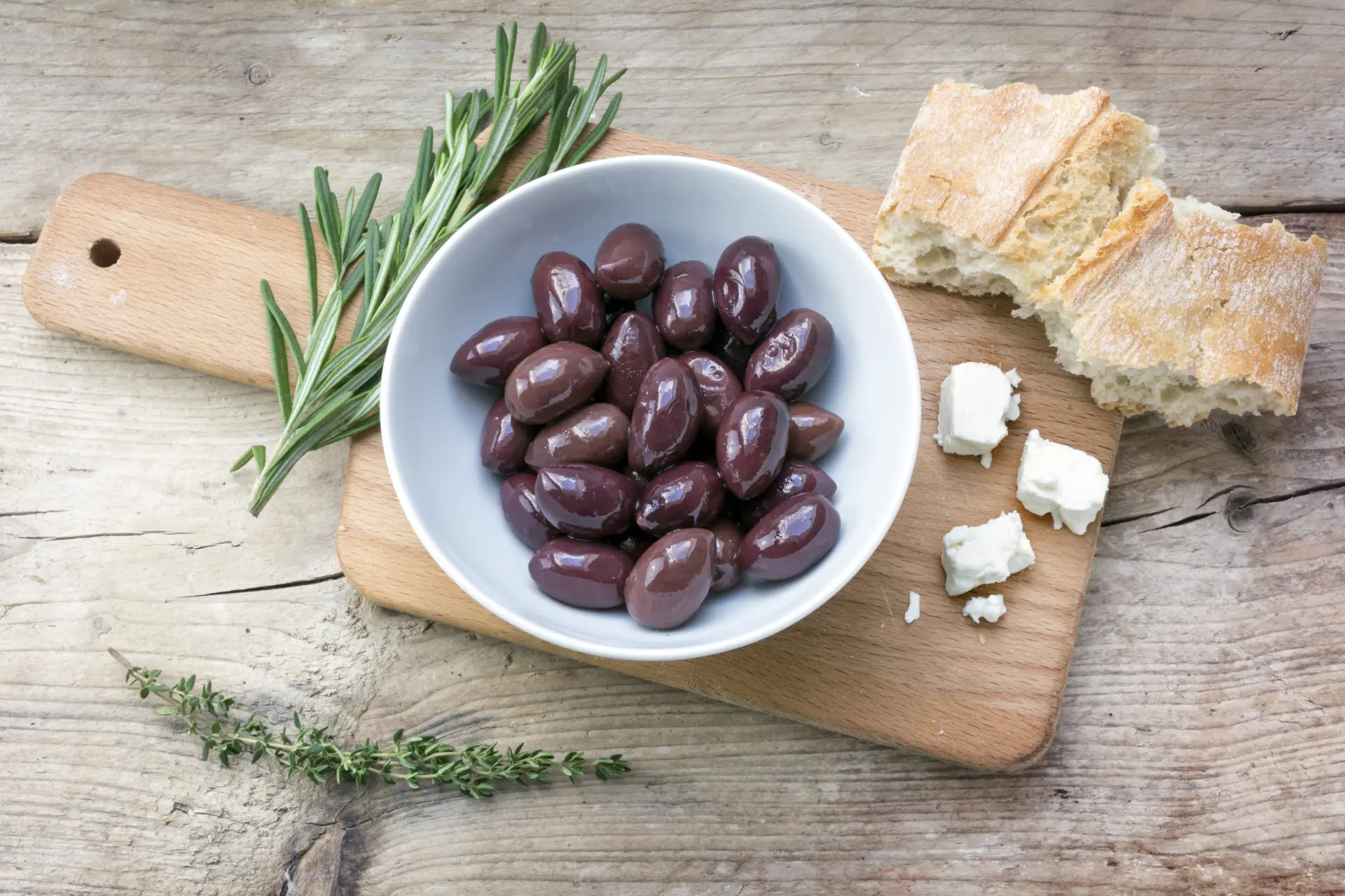 The 6 Greek products essential for a successful aperitif !