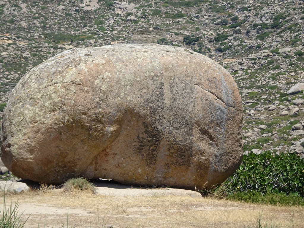 Un roche à Volax sur l'île de Tinos