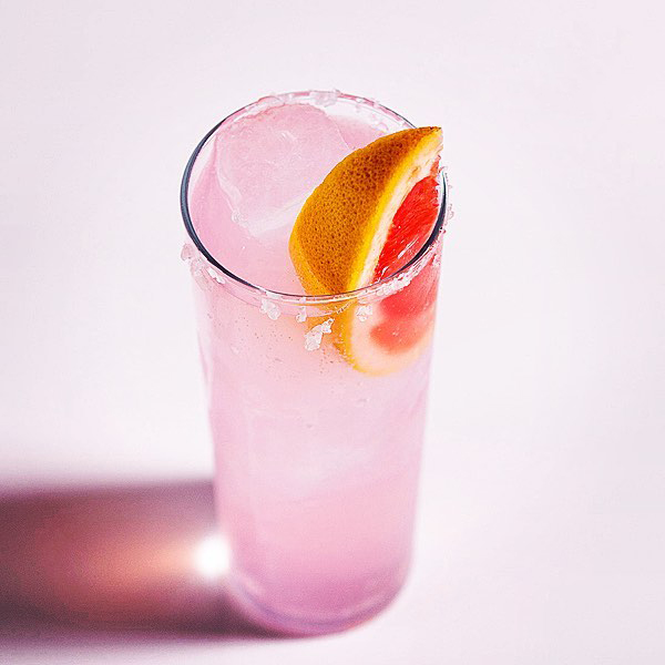 Cocktail Paloma avec tequila et le soda au pamplemouse rose de Three Cents