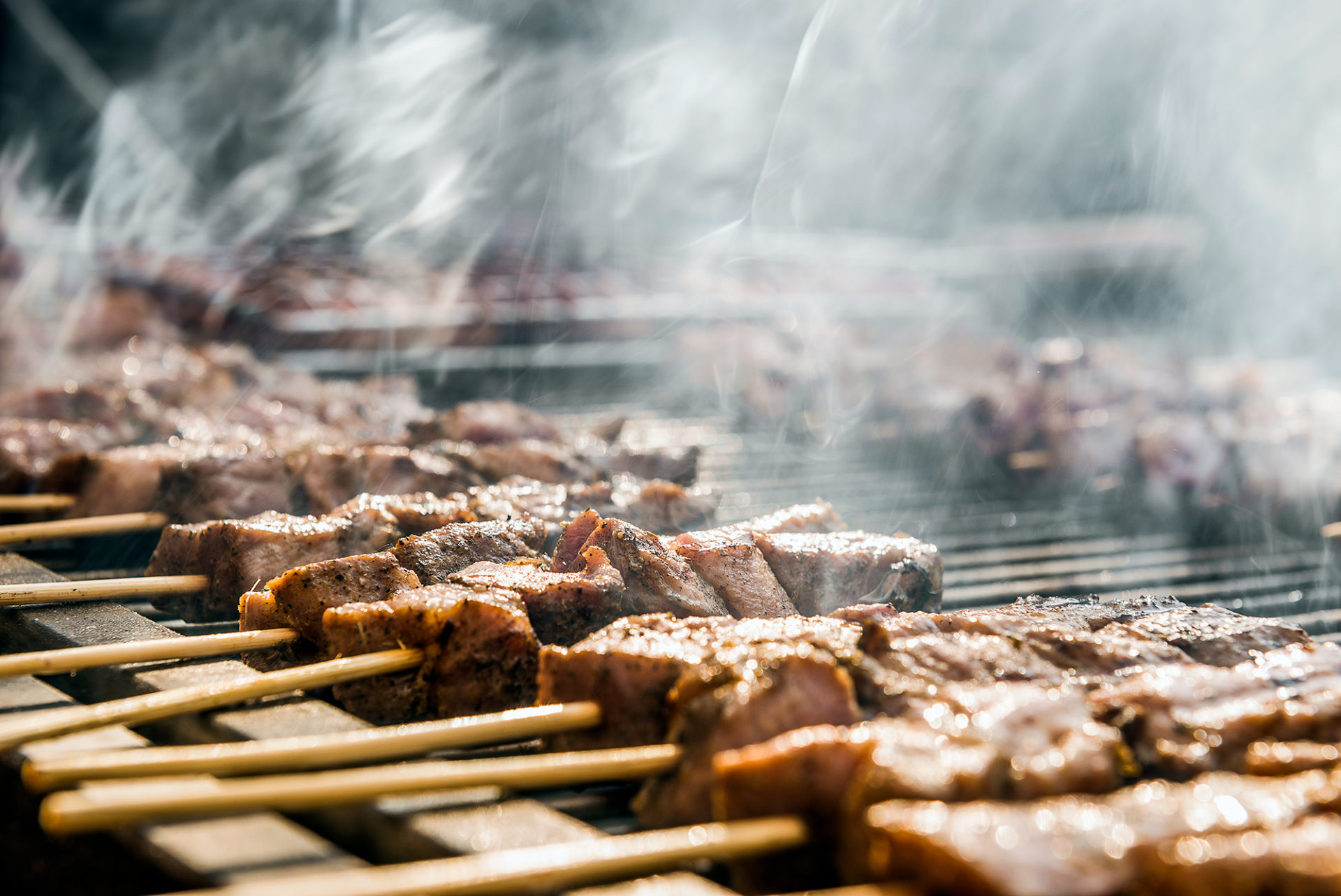 Tsiknopempti, le jeudi à l’odeur de viande grillée !