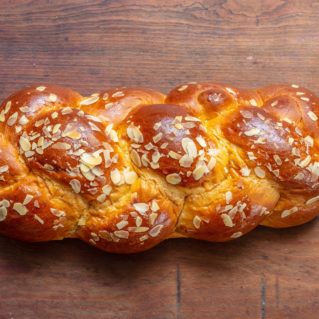 Tsoureki, brioche grecque vue du dessus