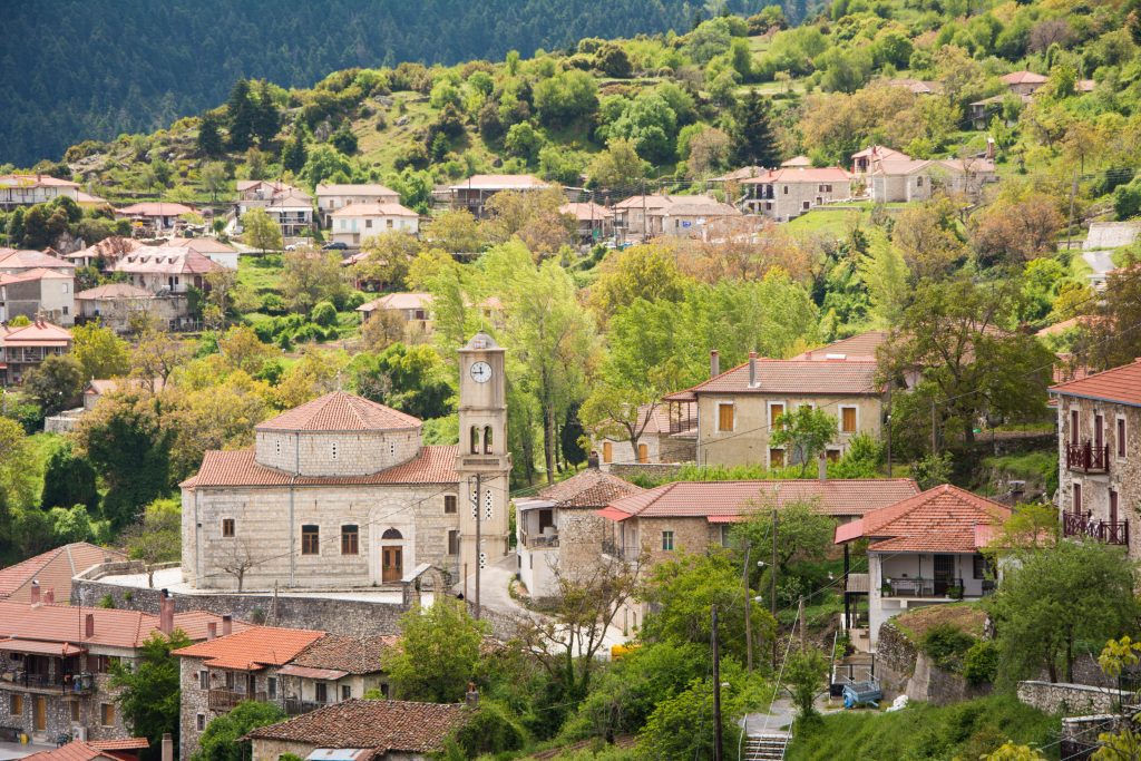 Le village Lagkadia en Arcadie dans le Péloponnèse