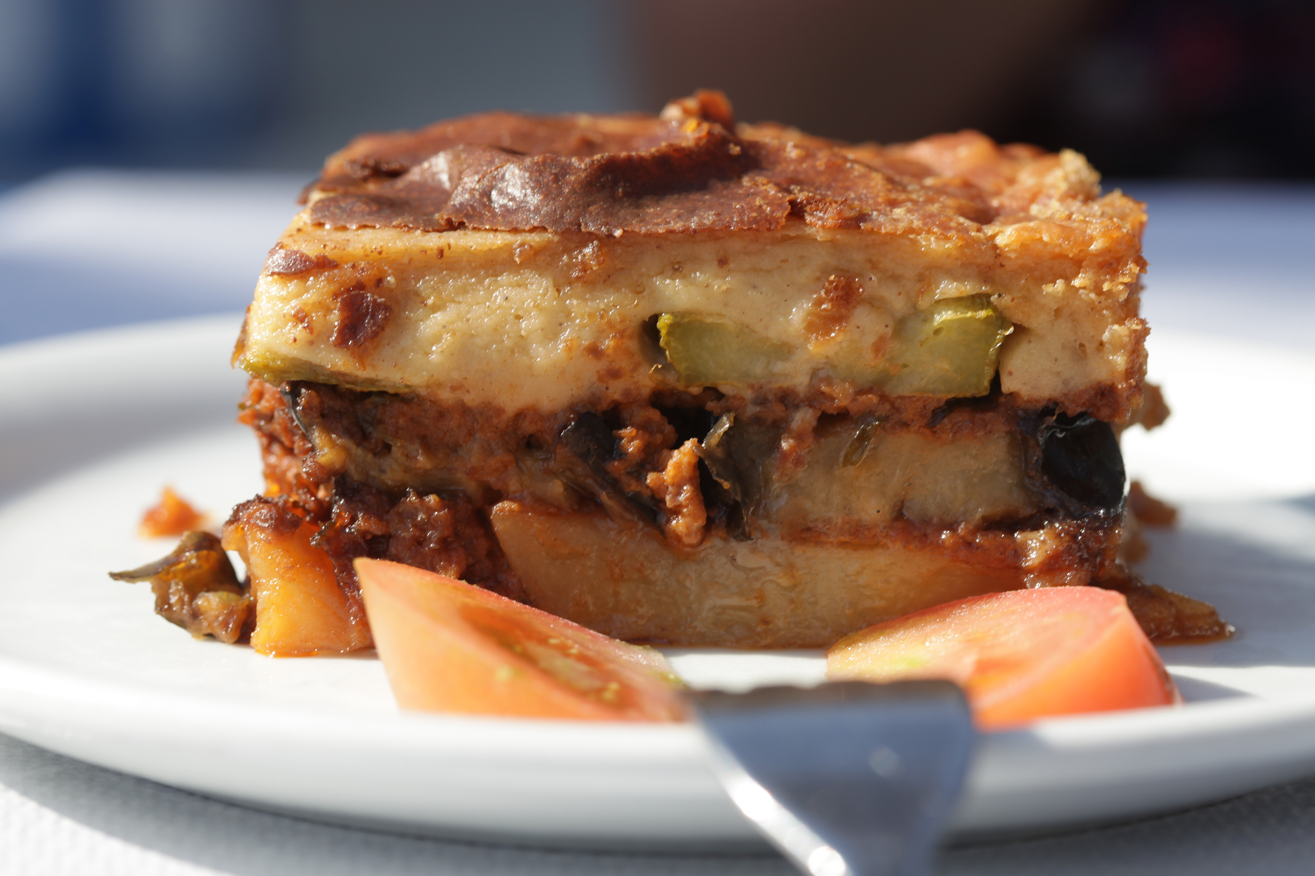 Moussaka aubergines, pommes de terre et courgette recette