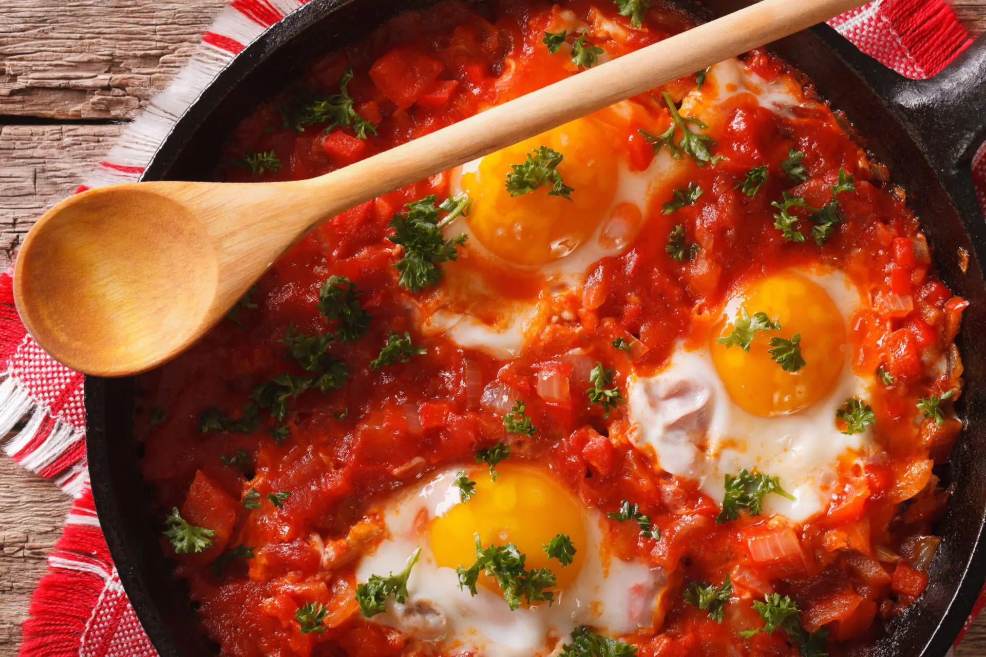 Eggs with tomatoes