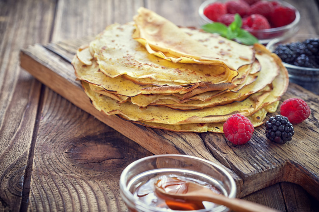 Crêpes aux fruits et miel grec