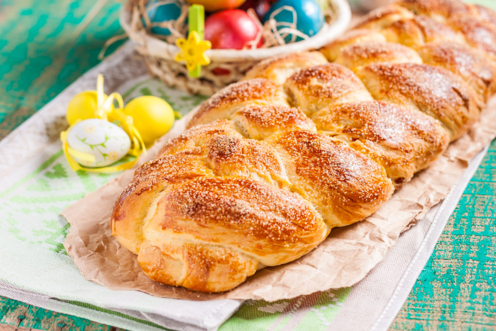 Le tsoureki, le brioche traditionnel pour la Pâque grecque