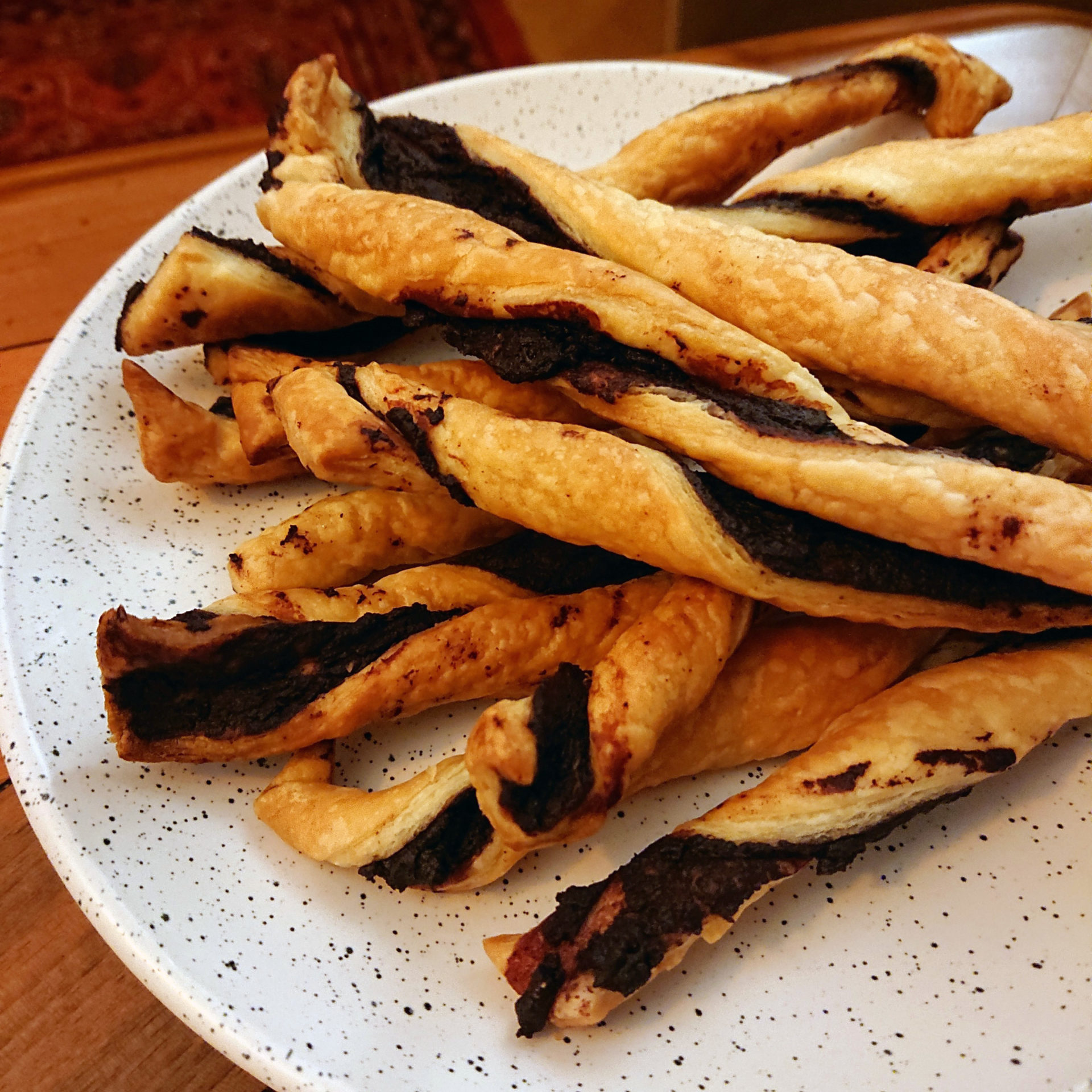 Torsades feuilletées à la tapenade grecque