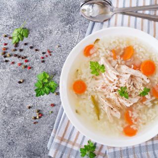 Kotosoupa, soupe au bouillon de poulet