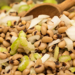 Mavromatika salata, la salade d'haricots cornilles de Feneos