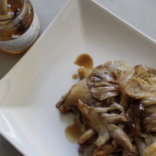 Mushrooms and Thyme honey with black truffle