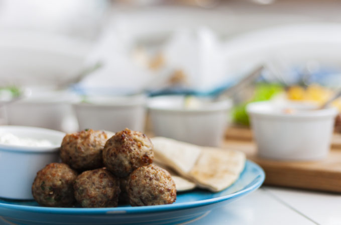 Les keftedakia (boulettes à la viande) à l'ouzo de Plomari