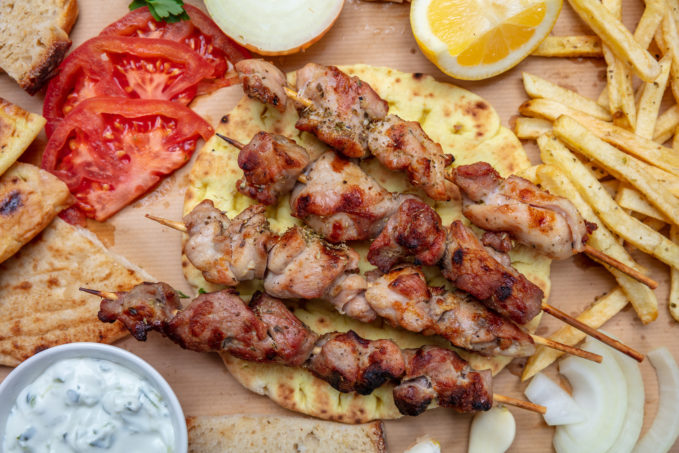 Hirino souvlaki, brochettes de porc